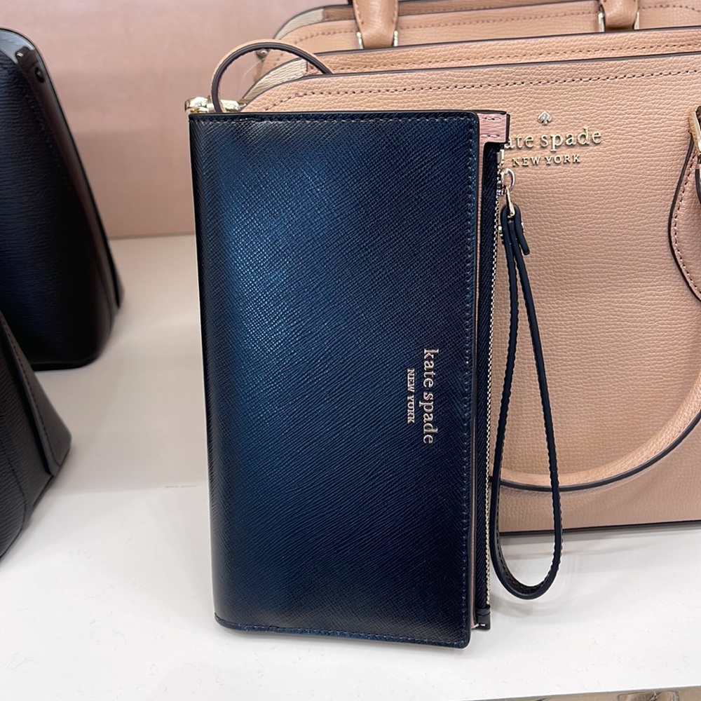 Kate Spade Spencer Continental Wristlet
Black
NWT - Picture 13 of 16